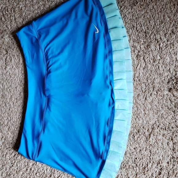 Nike Dri-Fit sports skirt/shorts EUC - Picture 1 of 4